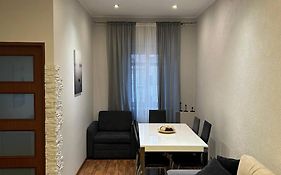Big Apart - Rynek 8 - Nice View - 3 Rooms - 9 People